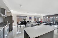 21 LITHGOW Beveridge, Vic