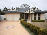 Quiet Cul-De-Sac...Backing Onto Reserve!