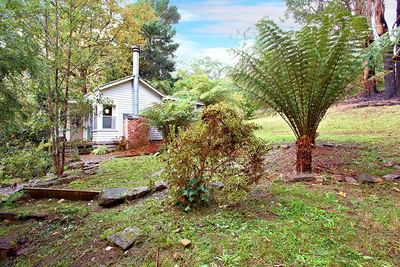 Cosy 2 Bedroom Cottage on a double block