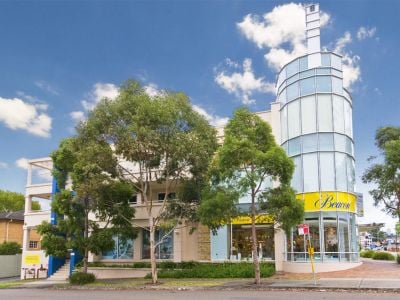 Modern Style Living in Central Location