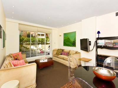 Gazebo building - oversized one bedroom