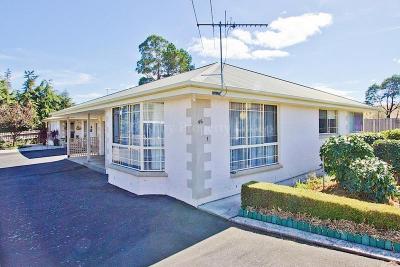 Right Here, Right Now, Your Pad Awaits!