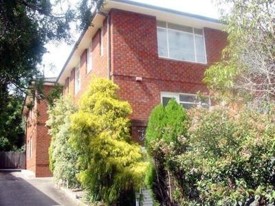 Renovated 1-br apt in top Mosman Bay location at great price