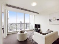 PRICE REDUCED! Stunning Inner City Apartment