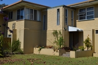 LARGE HOUSE, ACREAGE & RIVER VIEWS - Maryborough 