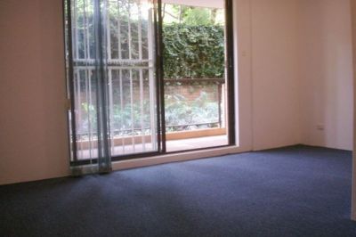 Renovated 1 bedroom garden apartment in convenient location