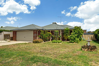 10a PONTISFORD COURT Kilmore, Vic