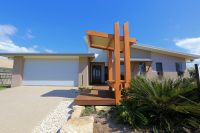 18 Panoramic Way, Bargara