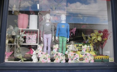 DO YOU LOVE CHILDREN'S FASHION AND TOYS?