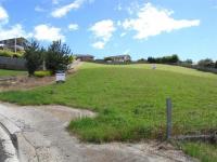 BThis elevated block is situated in a lovely and quiet cul-de-sac/B