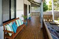 STYLISH RENOVATED COTTAGE – UNDER 300mts TO WATERFRONT