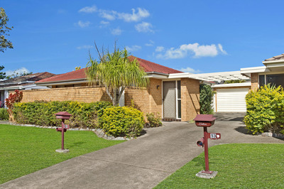 Villa Home With Extra Parking Space For Cars, Boat, Caravan