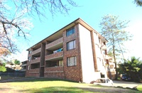 Large 2 Bedroom Unit. Sunny Balcony. LUG. Easy Walk to Parramatta CBD. Close to Transport.