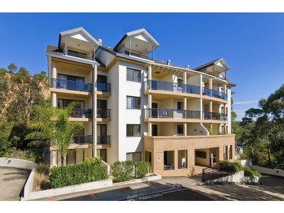 Stunning North Facing split level Penthouse