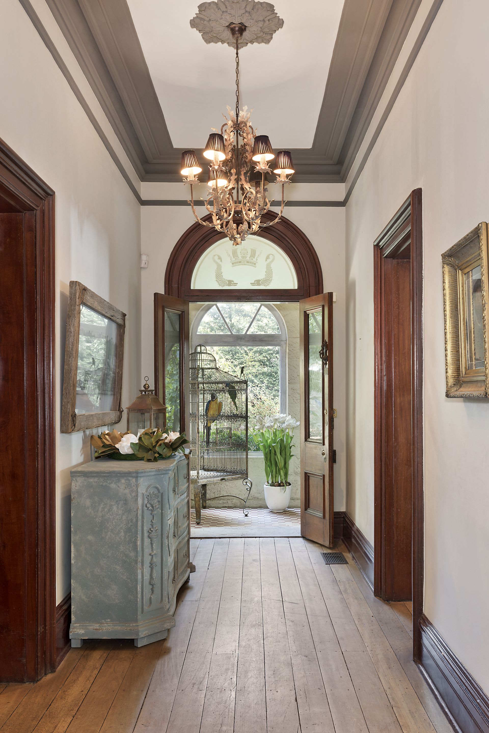 'Tresco' historic, lovingly preserved waterfront estate a luxury home