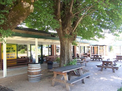 Porepunkah Hotel – Near Bright - Leasehold