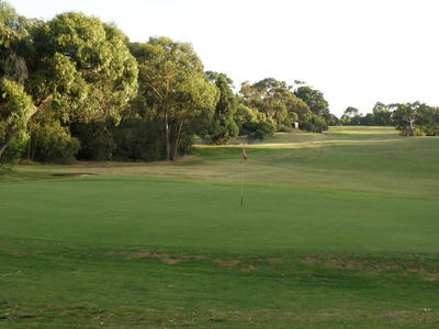 BAYSIDE Cheltenham, Parks, Golf courses, Beaches.