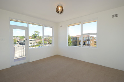 Spacious 2 bedroom renovated unit with new kitchen.