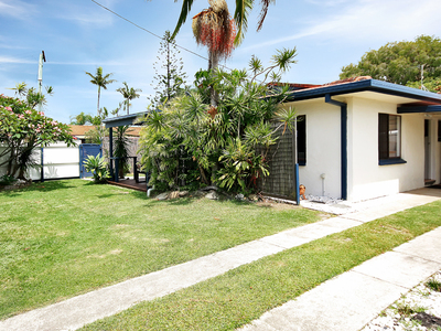 BEACHSIDE DUPLEX ready for new owners or investors!