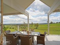'Minderoo' - Perfect country retreat with private five acre landholding.