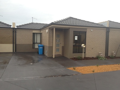BRAND NEW, MODERN, EXCEPTIONAL VALUE.  ONLY 1 MINUTE WALK TO SHOPPING CENTRE! 