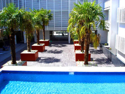 GOOD SIZED COURTYARD - PERFECT FOR SUMMER!