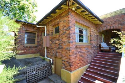 Spacious 2 bedroom with study