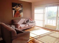 SUNNY 2 BEDROOM APARTMENT