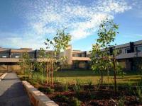 NEAR NEW MODERN 3 BEDROOM TOWNHOUSE