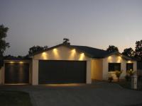 Sleek & Modern 5 Bedroom Home!