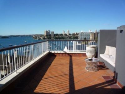 1066 Elizabeth Bay Views