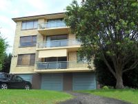 Spacious Two Bedroom With Water Glimpses
