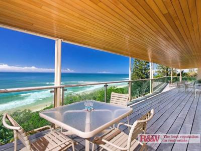 2 Arakoon Crescent, Sunshine Beach