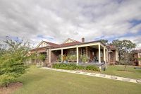 Masterbuilt Home Fronting Hunter River!