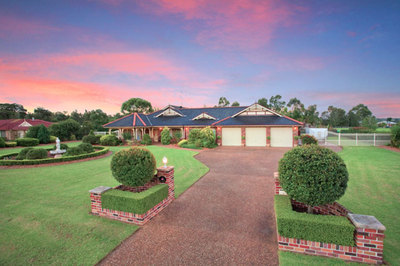 RESORT STYLE LIVING AT ITS VERY  BEST !!