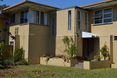 LARGE HOUSE, ACREAGE & RIVER VIEWS - Maryborough 