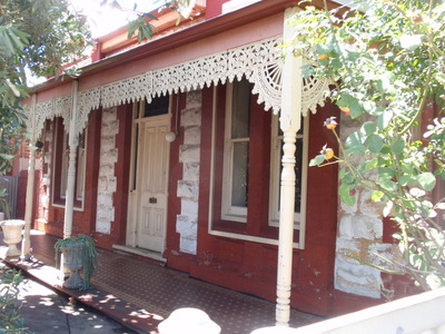 Stone Fronted Character Villa minutes from CBD