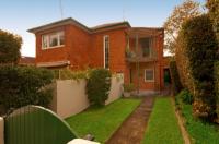 Lovely Upper Duplex close to all amenities