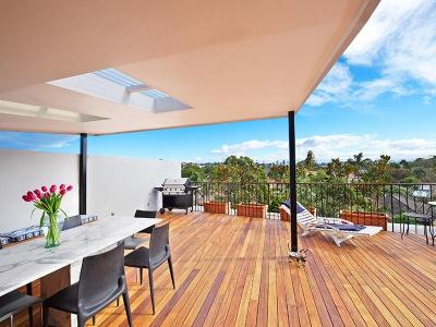 Unique penthouse apartment - North Westerly aspect with city views