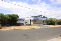 PRIME LOCATION - EXCELLENT EXPOSURE - UNIQUE INDUSTRIAL PROPERTY