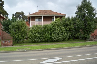 A modern, double storey architect designed brick and tile Townhouse, within a 10 minute stroll of the CBD.
