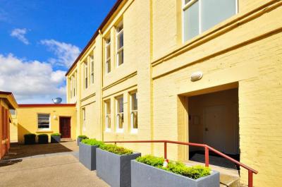 Stunning Apartment in the CBD!