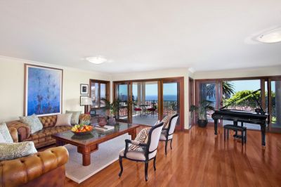 Beautifully Presented Family Home- Ocean Views