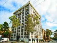 BEAUTIFULLY RENOVATED ONE BEDROOM