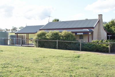 The Woolshed and Cottage