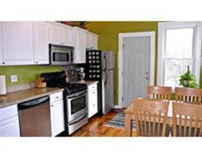 Bright and sunny top floor unit!