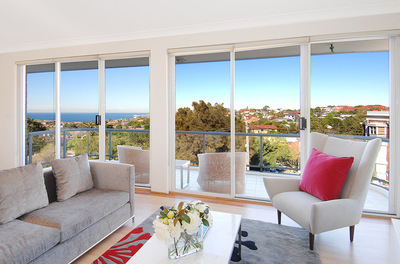 Sunlit Boutique Apartment With Ocean Views