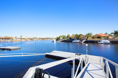 CANAL HOME - SIDE ACCESS & PONTOON