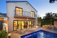 Ultra-Chic Executive Entertainer or Downsizer!