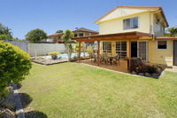 LARGE FAMILY HOME WITH ALL THE EXTRAS